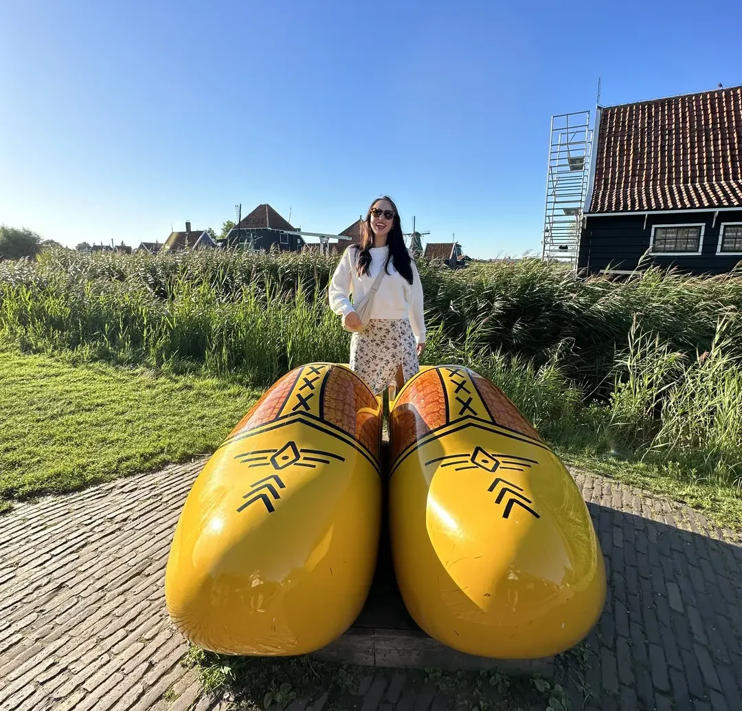 Laboratorio tradizionale di zoccoli in legno a Zaanse Schans